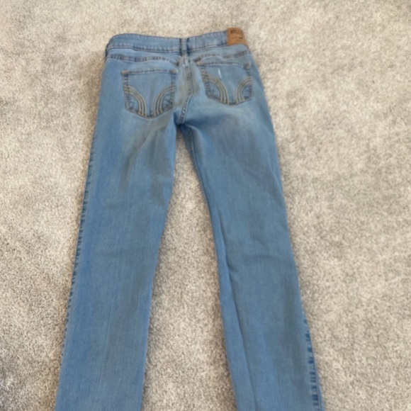 Hollister Light wash Jeans - Picture 2 of 3